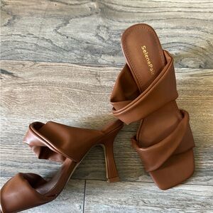 3 inch brown heel!